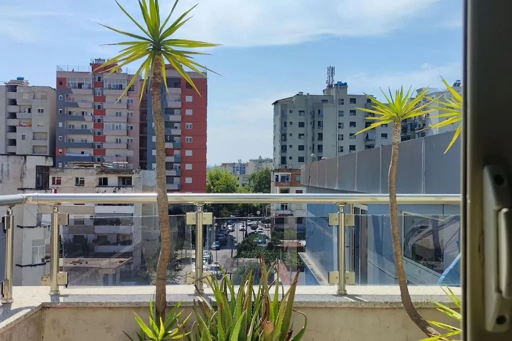 Andi Guest House Fier Appartement